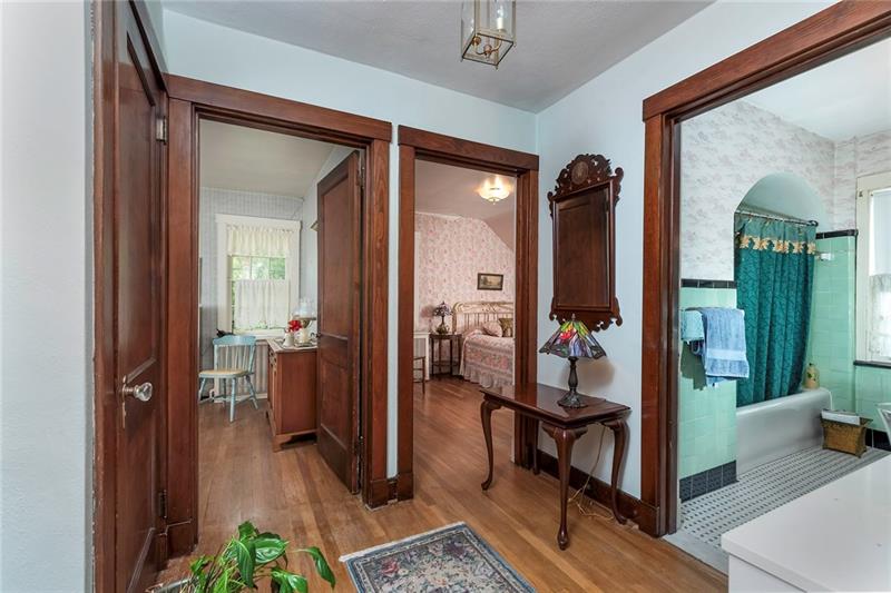 6521 Landview Road Pittsburgh, PA 15217 - Photo 16 of 25 Gallery Image 16