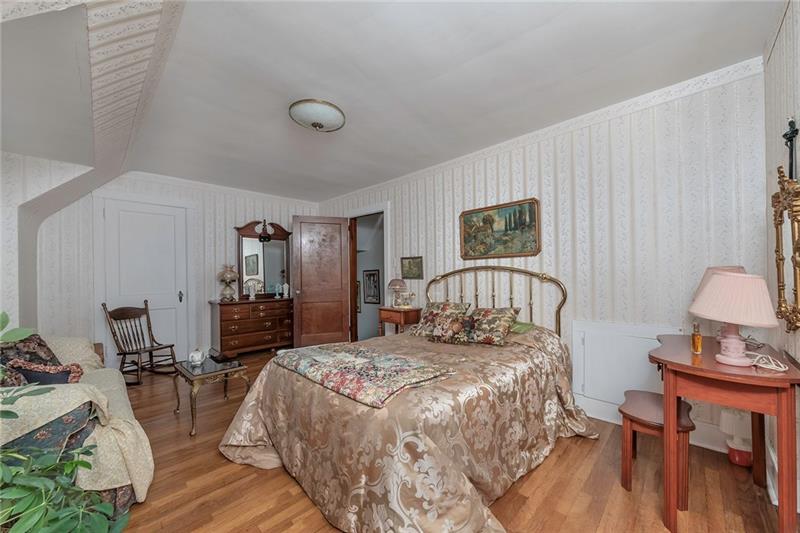 6521 Landview Road Pittsburgh, PA 15217 - Photo 20 of 25 Gallery Image 20