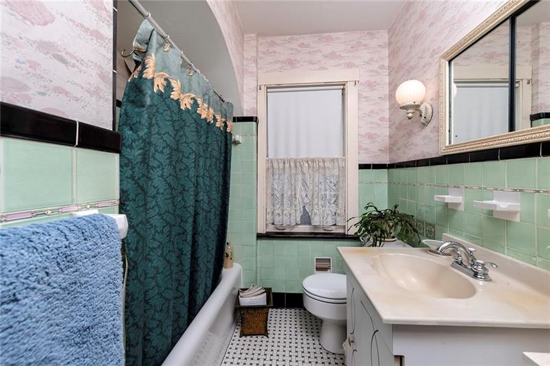 6521 Landview Road Pittsburgh, PA 15217 - Photo 21 of 25 Gallery Image 21