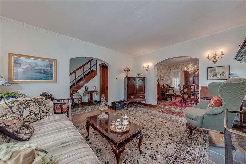 6521 Landview Road Pittsburgh, PA 15217 - Photo 9 of 25 Gallery Image 9
