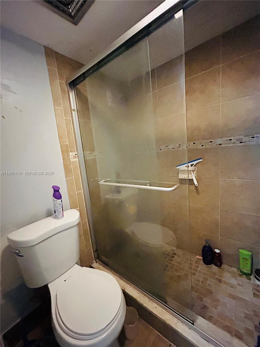 1589 West 73rd Street Hialeah, FL 33014 - Photo 17 of 18