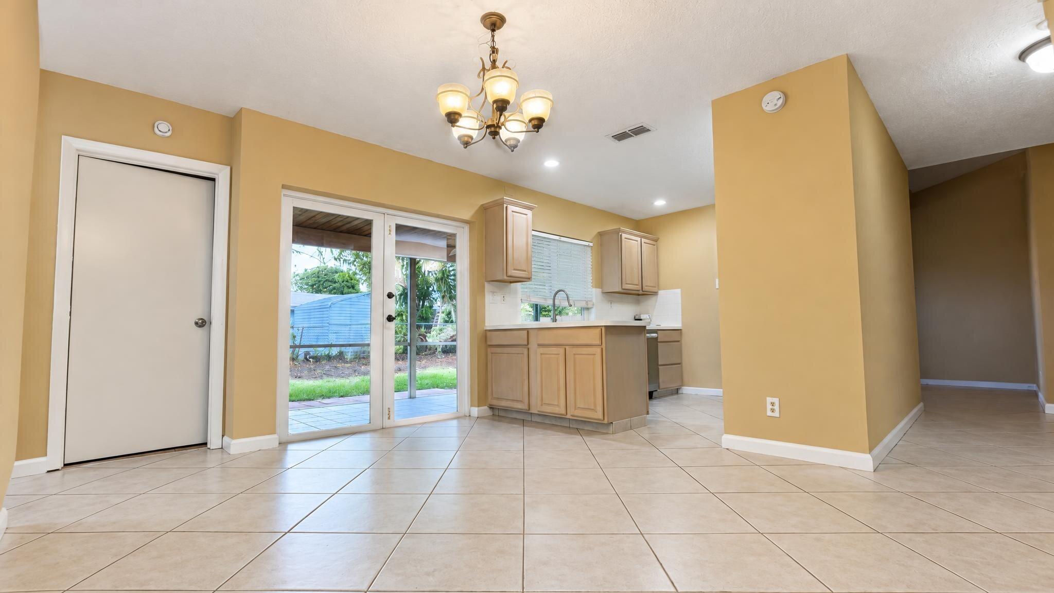 118 Mohigan Circle Boca Raton, FL 33487 - Photo 5 of 27 06_118_Mohigan_Cir_Other_16x9