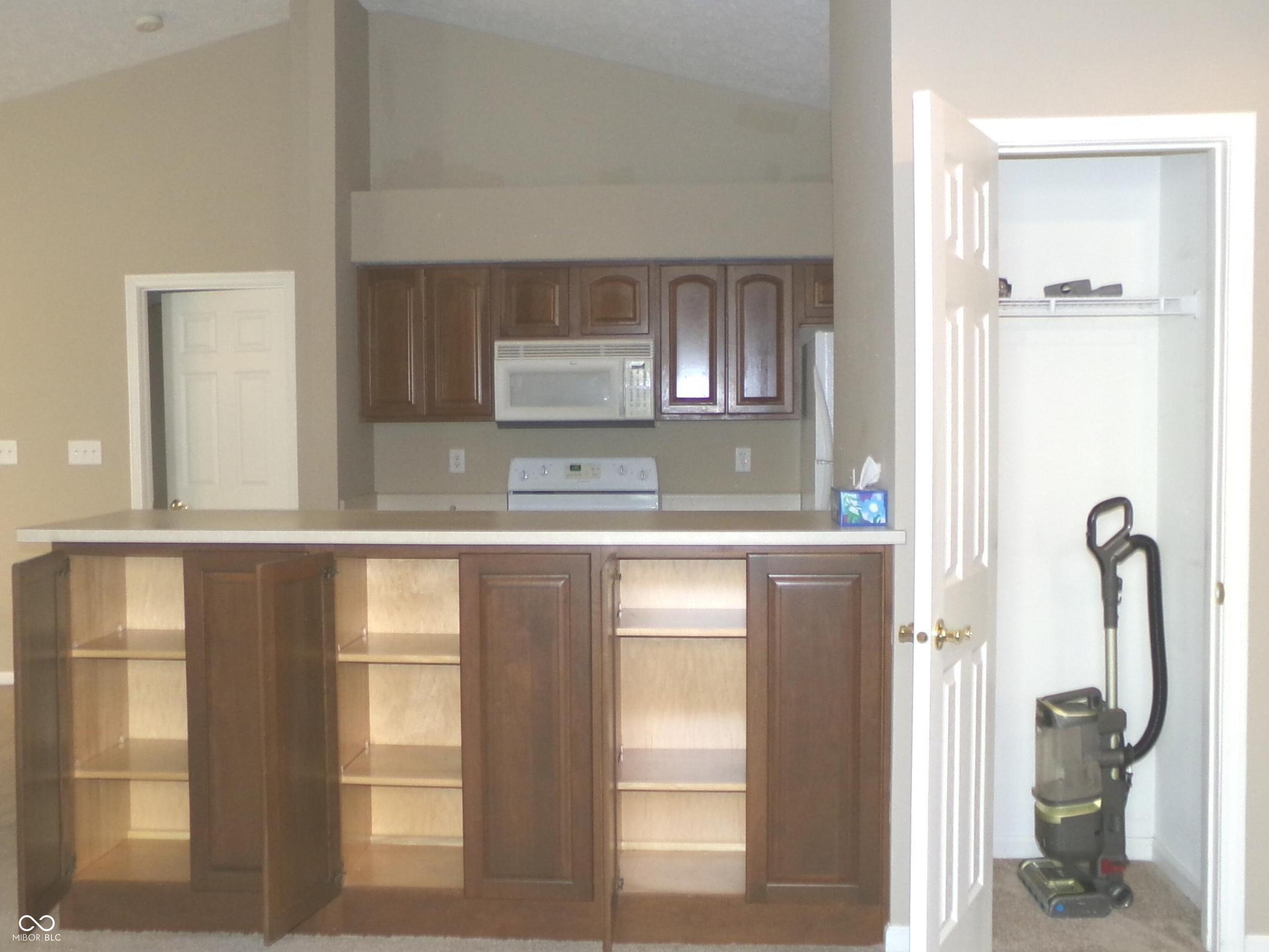 7451 Oak Knoll Drive Indianapolis, IN 46217 - Photo 21 of 50 Gallery Image 21