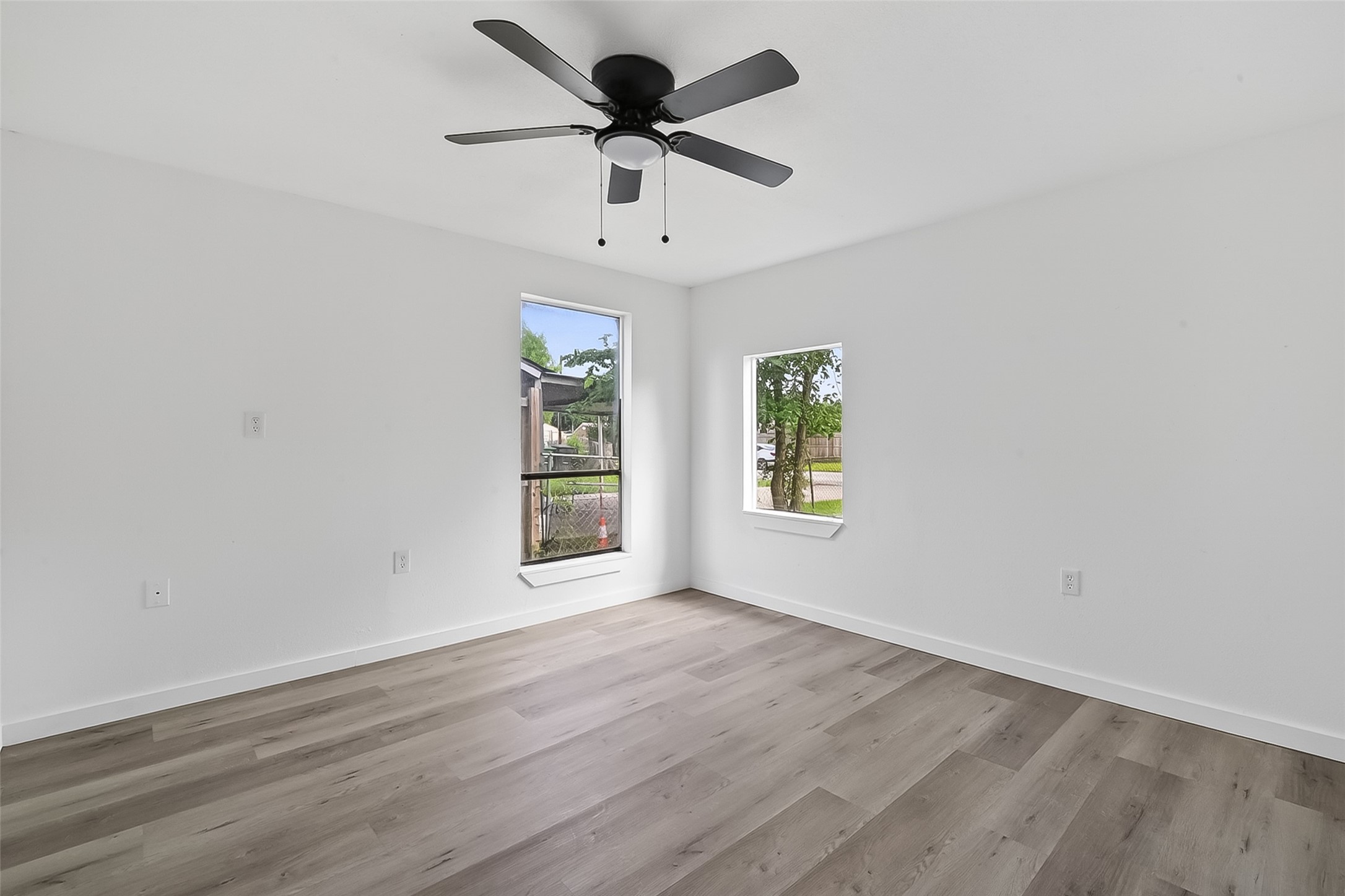 4933 Doolittle Boulevard Houston, TX 77033 - Photo 16 of 28