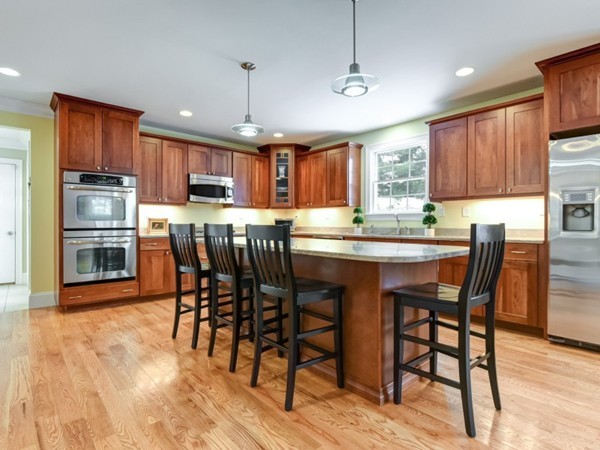 130 Woodledge Road Needham, MA 02492 - Photo 5 of 26