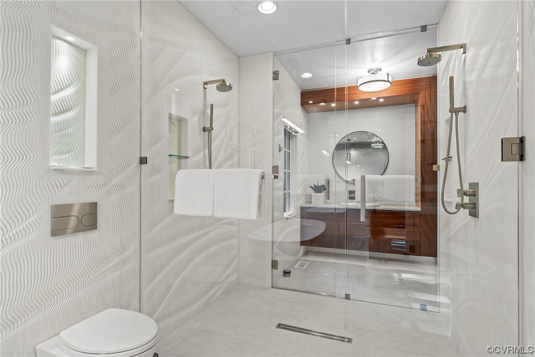 13213 Edmonton Drive Midlothian, VA 23113 - Photo 25 of 49 a bathroom with a sink and mirror