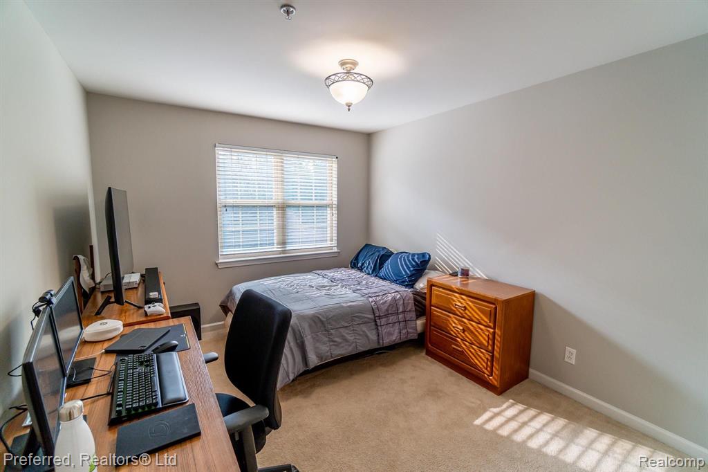 16928 Farmington Road Livonia, MI 48154 - Photo 10 of 28