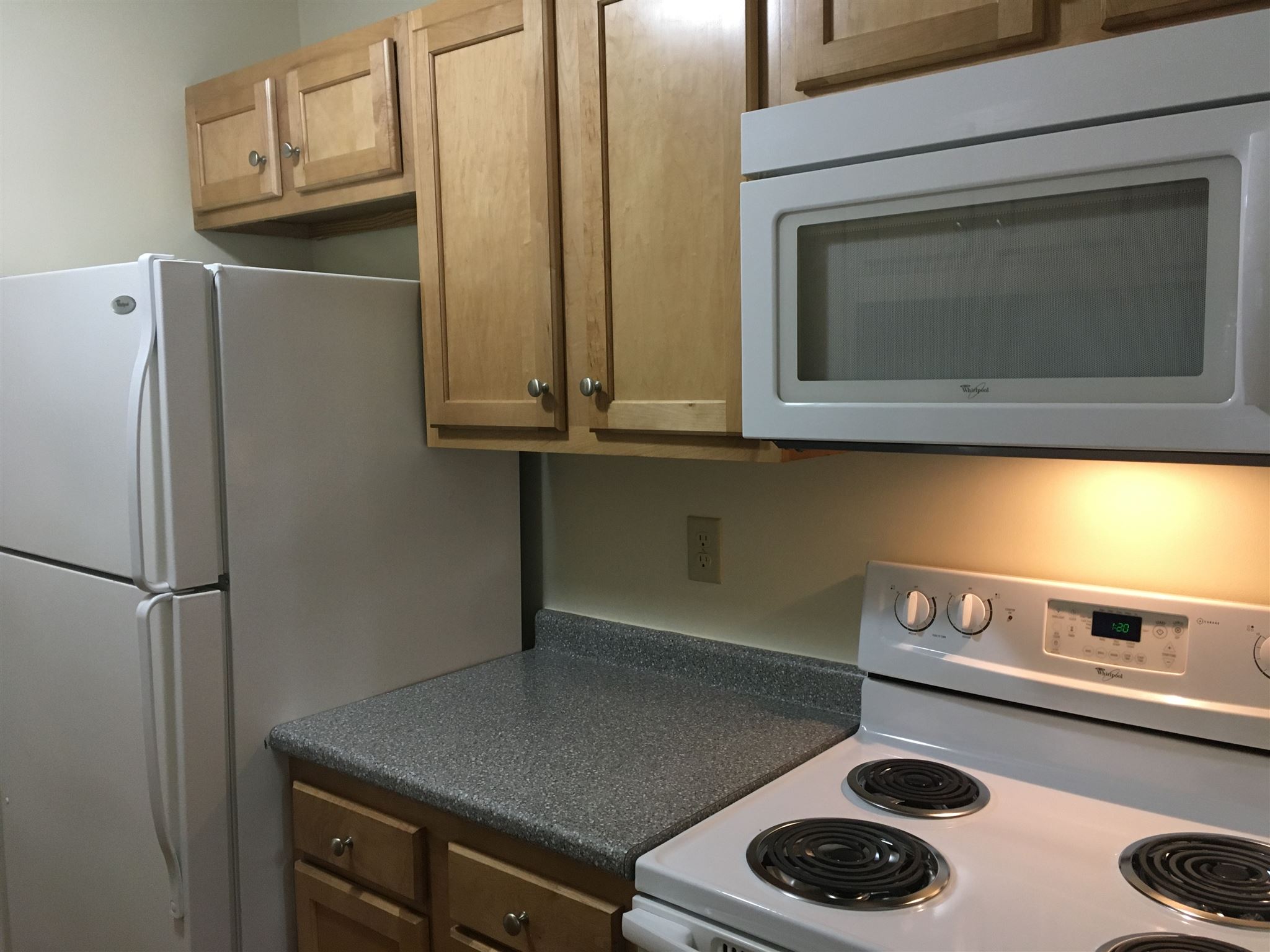 101 Eastern Avenue, Unit 303 Manchester, NH 03104 - Photo 13 of 40