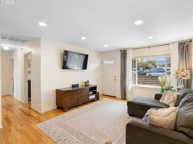 $429,900 | 10233 North Tyler Avenue, Portland, OR 97203