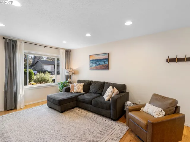 $429,900 | 10233 North Tyler Avenue, Portland, OR 97203