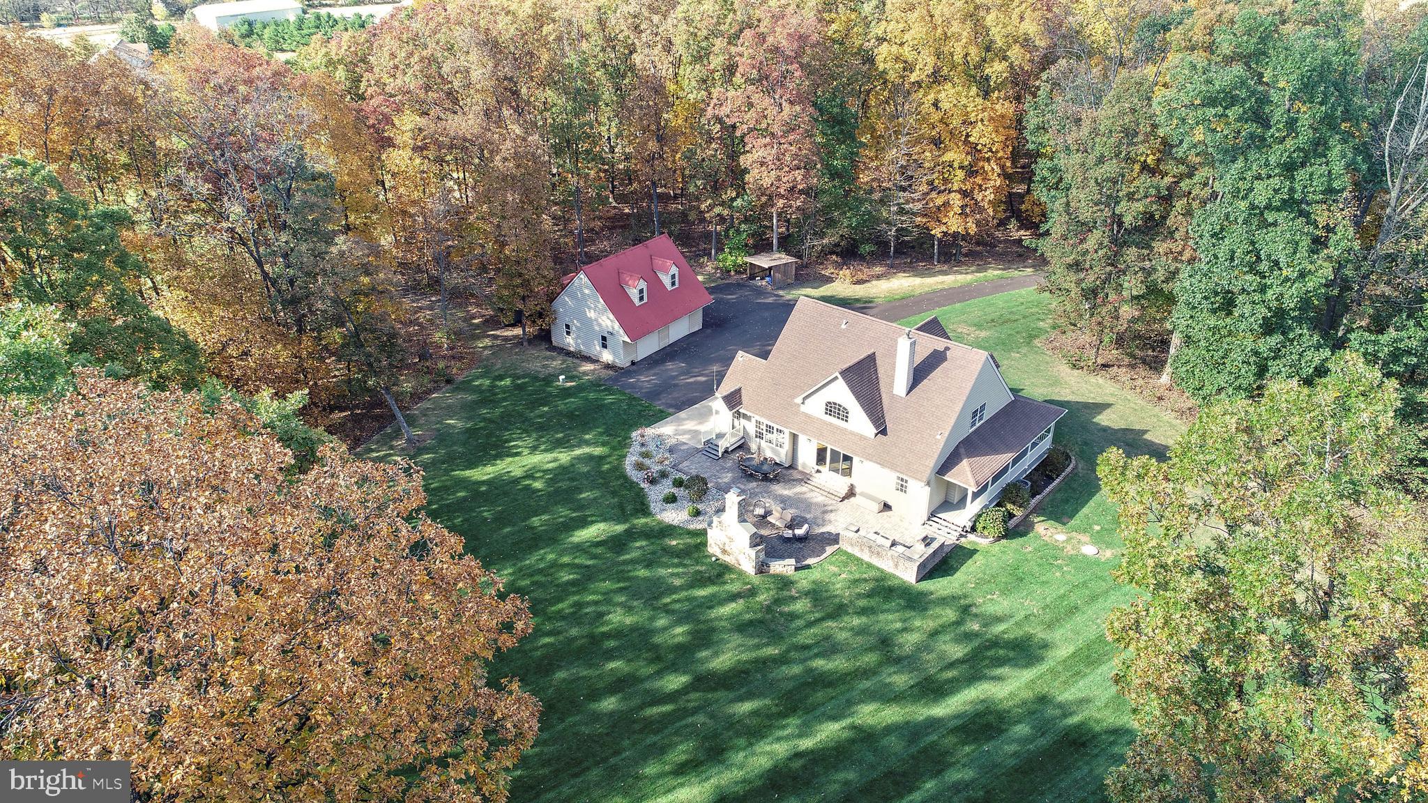 780 Forest Road Perkasie, PA 18944 - Photo 5 of 42 Home and Garage with level lawn area.