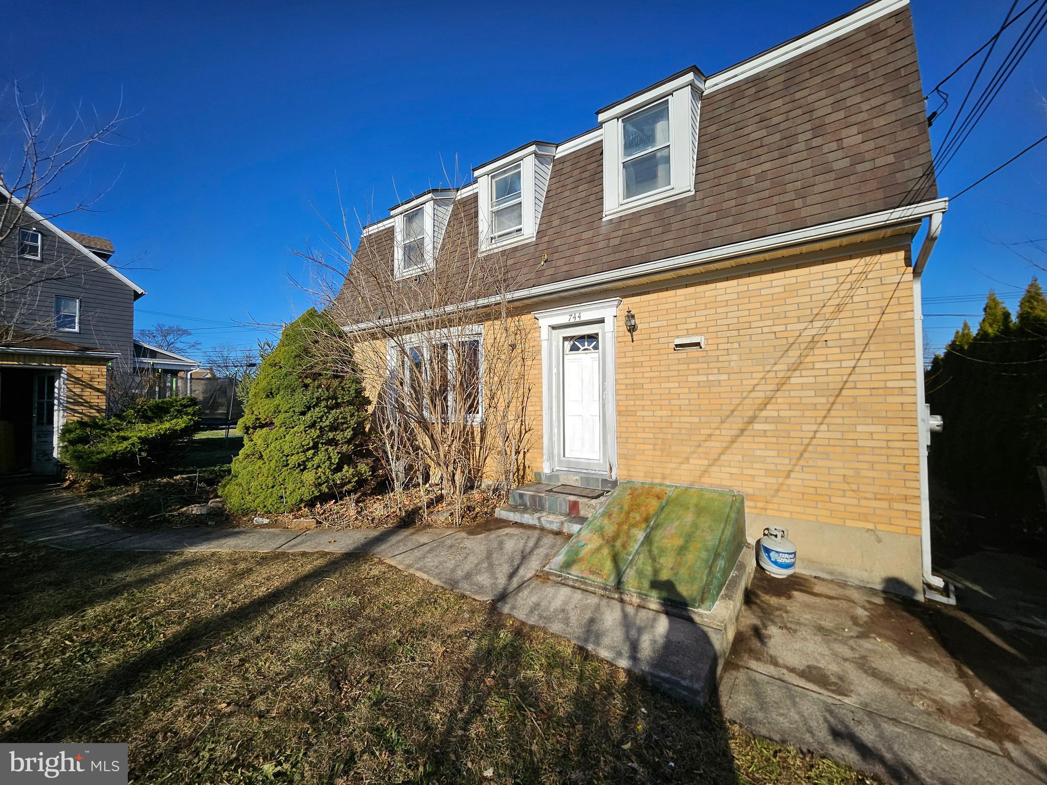 744 Pembroke Road Bethlehem, PA 18018 - Photo 4 of 14 Gallery Image 4