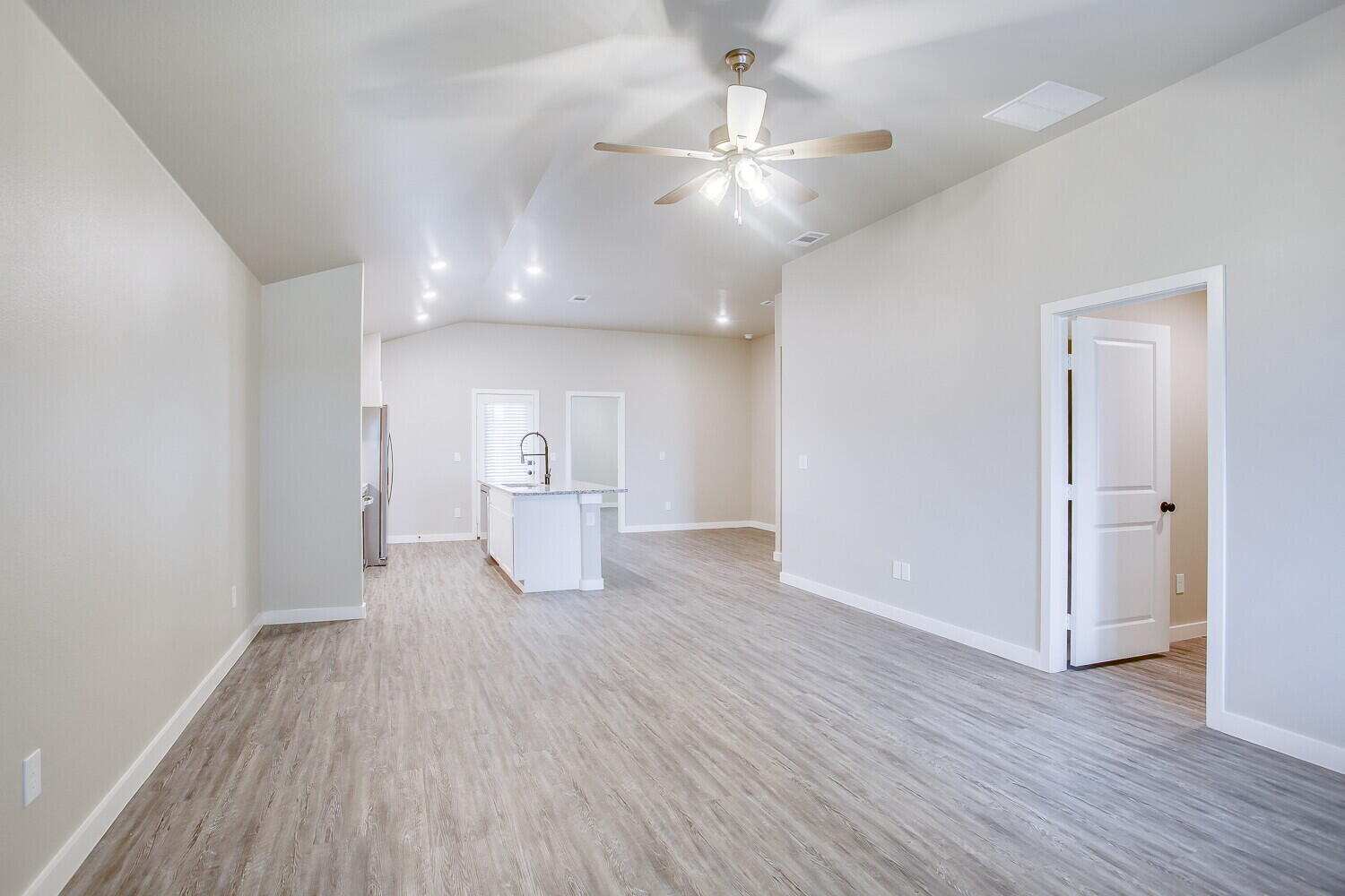 1917 133rd Street Lubbock, TX 79423 - Photo 2 of 18 l-231