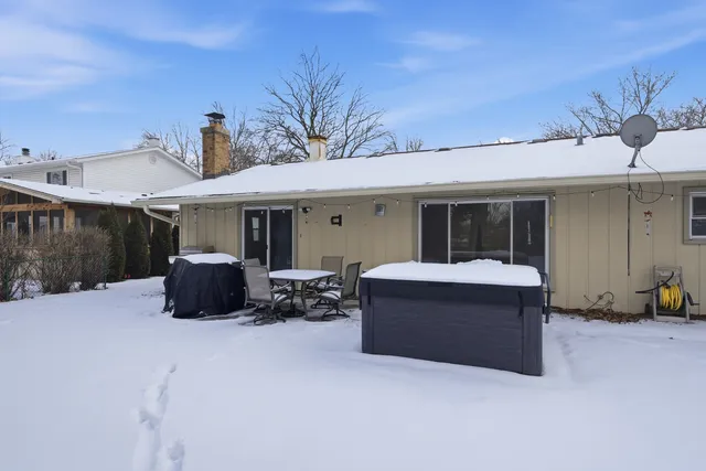 $399,000 | 2612 Mitchell Drive, Woodridge, IL 60517