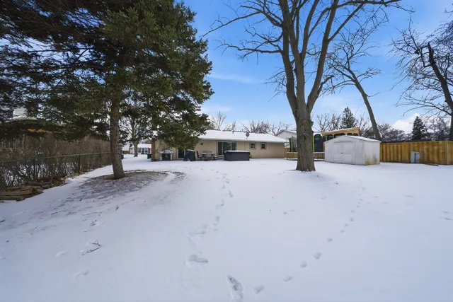 $399,000 | 2612 Mitchell Drive, Woodridge, IL 60517