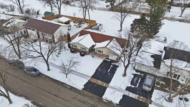 $399,000 | 2612 Mitchell Drive, Woodridge, IL 60517