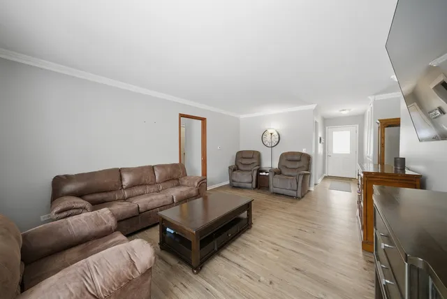 $399,000 | 2612 Mitchell Drive, Woodridge, IL 60517