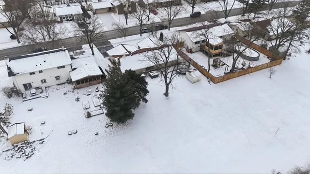 $399,000 | 2612 Mitchell Drive, Woodridge, IL 60517