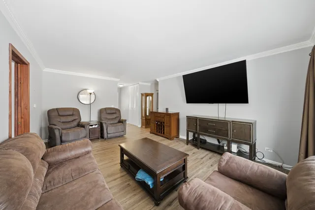 $399,000 | 2612 Mitchell Drive, Woodridge, IL 60517