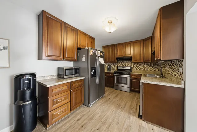 $399,000 | 2612 Mitchell Drive, Woodridge, IL 60517