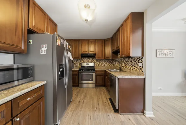 $399,000 | 2612 Mitchell Drive, Woodridge, IL 60517