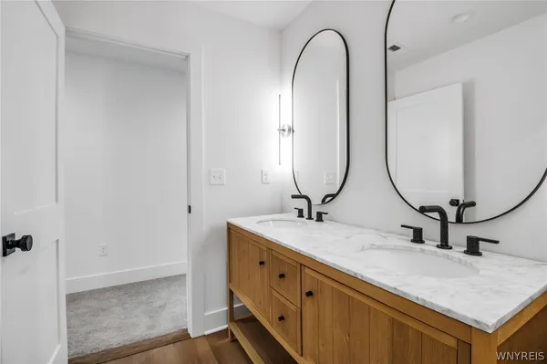 $829,900 | 9767 Greiner Road, Clarence, NY 14031