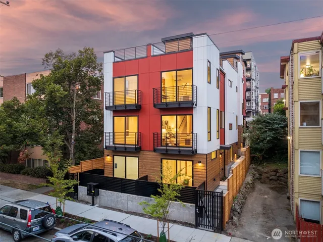 $819,000 | 318 F Bellevue Avenue East, Seattle, WA 98102