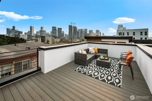 $819,000 | 318 F Bellevue Avenue East, Seattle, WA 98102