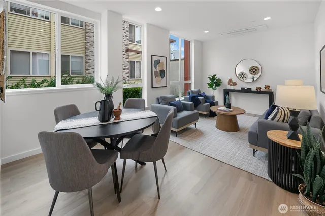 $819,000 | 318 F Bellevue Avenue East, Seattle, WA 98102