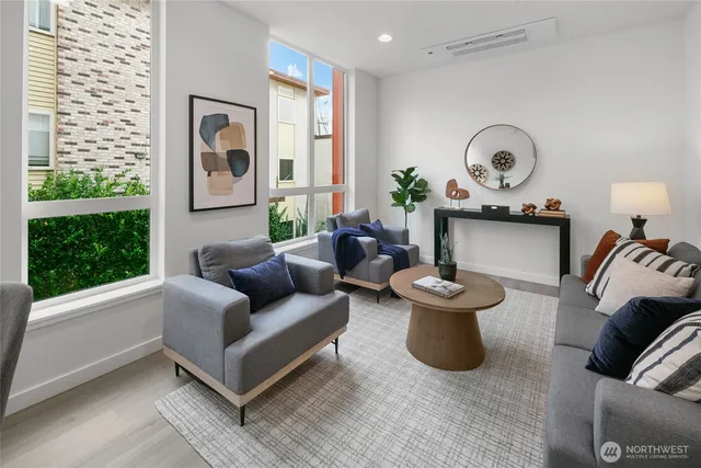 $819,000 | 318 F Bellevue Avenue East, Seattle, WA 98102