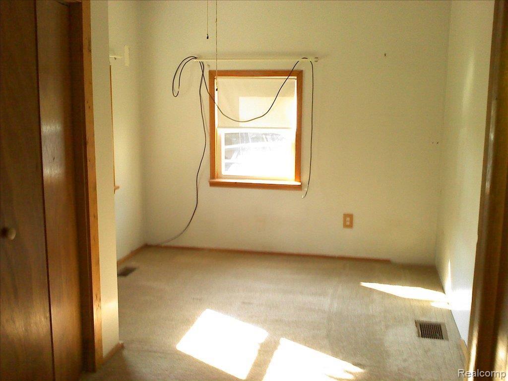 1441 Roy Road Oxford, MI 48371 - Photo 3 of 10 bedroom1