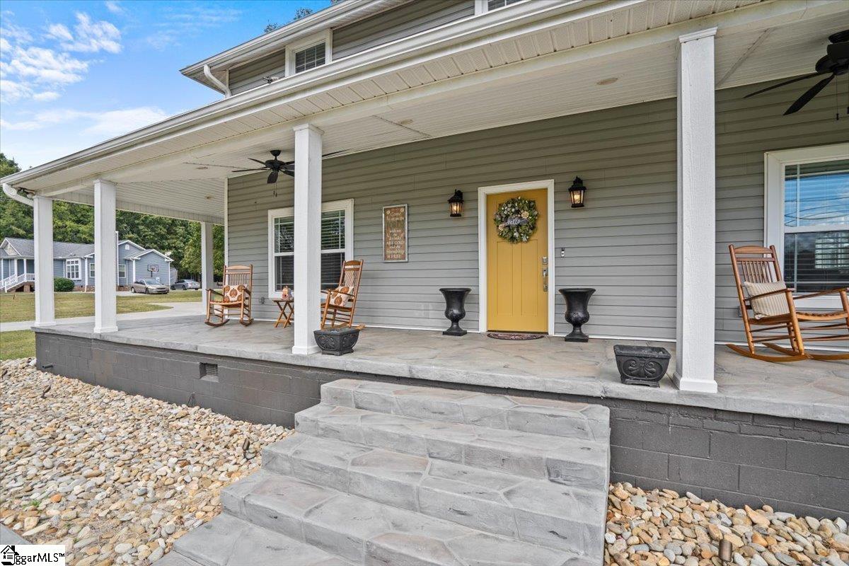 909 Anderson Ridge Road Greer, SC 29651 - Photo 2 of 36