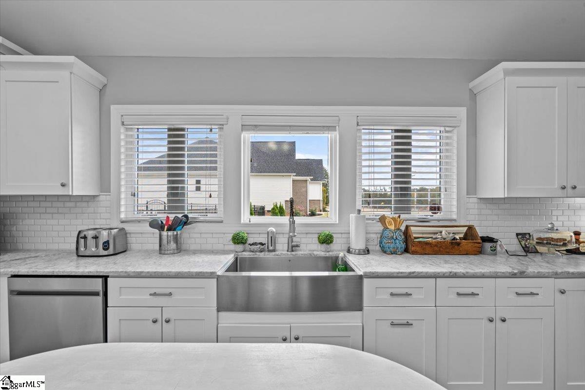 909 Anderson Ridge Road Greer, SC 29651 - Photo 5 of 36