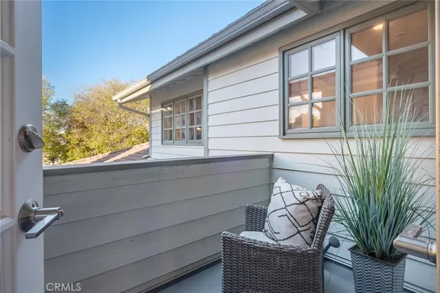 $2,295,000 | 18 East Malaga Place, Manhattan Beach, CA 90266