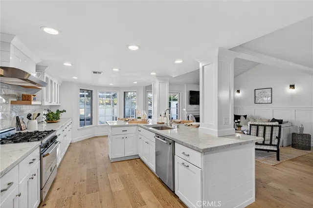 $2,295,000 | 18 East Malaga Place, Manhattan Beach, CA 90266