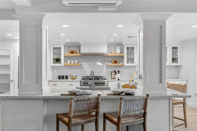 $2,295,000 | 18 East Malaga Place, Manhattan Beach, CA 90266