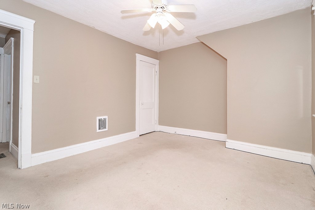 3156 Whitethorn Road Cleveland, OH 44118 - Photo 20 of 35