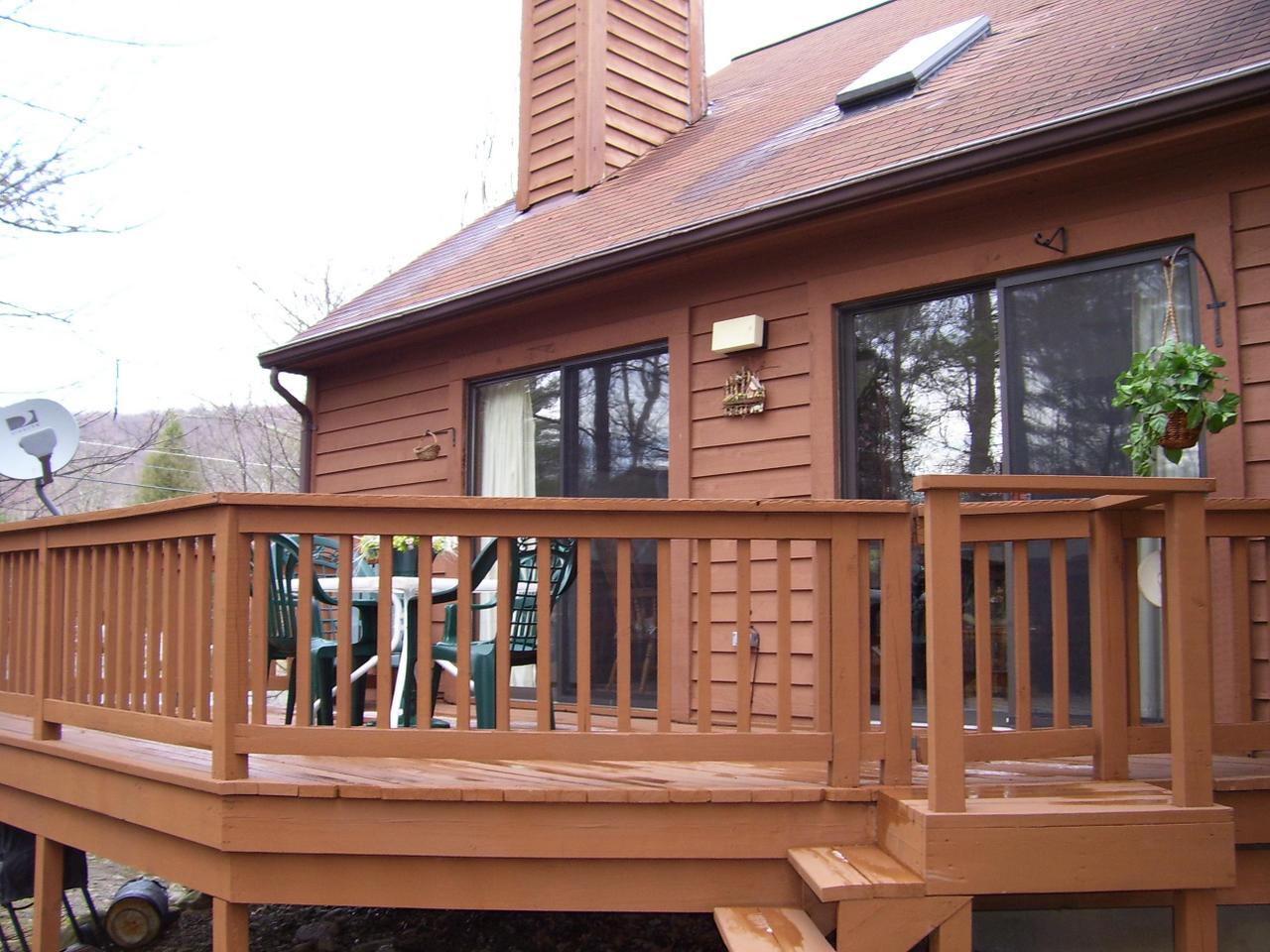 161 Stream Court Bushkill, PA 18324 - Photo 7 of 8 DECK
