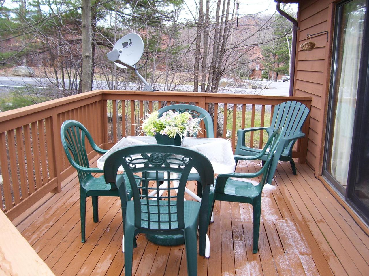 161 Stream Court Bushkill, PA 18324 - Photo 8 of 8 DECK