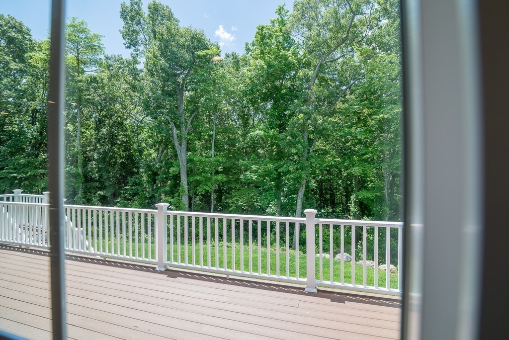 31 Julia Court Swansea, MA 02777 - Photo 5 of 30 Gallery Image 5