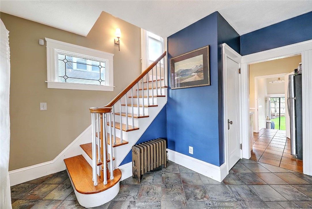 15 Greenfield Street Pawtucket, RI 02861 - Photo 5 of 38