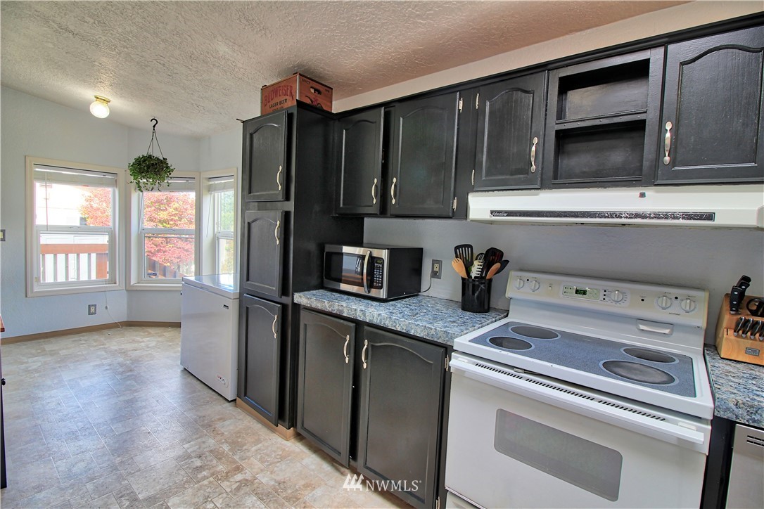19310 Loganberry Street Southwest Rochester, WA 98579 - Photo 12 of 25