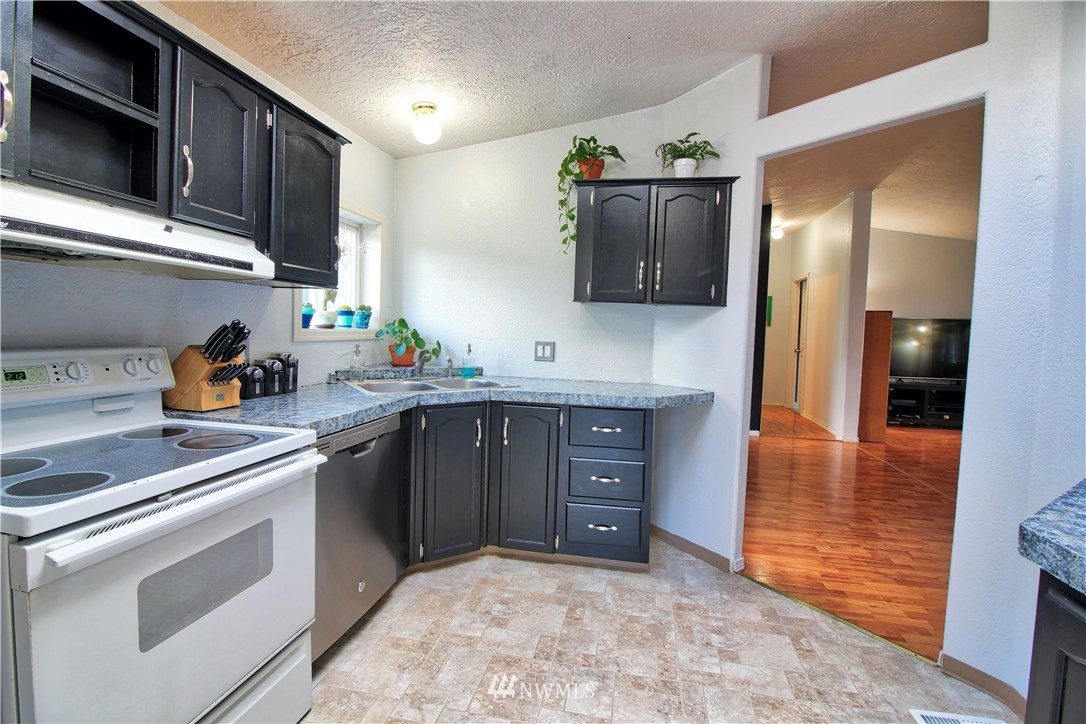 19310 Loganberry Street Southwest Rochester, WA 98579 - Photo 15 of 25
