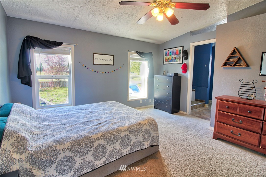 19310 Loganberry Street Southwest Rochester, WA 98579 - Photo 17 of 25