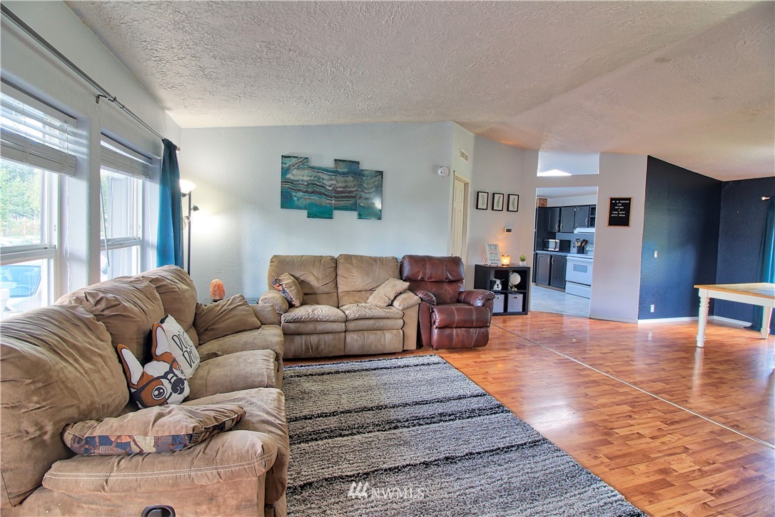 19310 Loganberry Street Southwest Rochester, WA 98579 - Photo 6 of 25