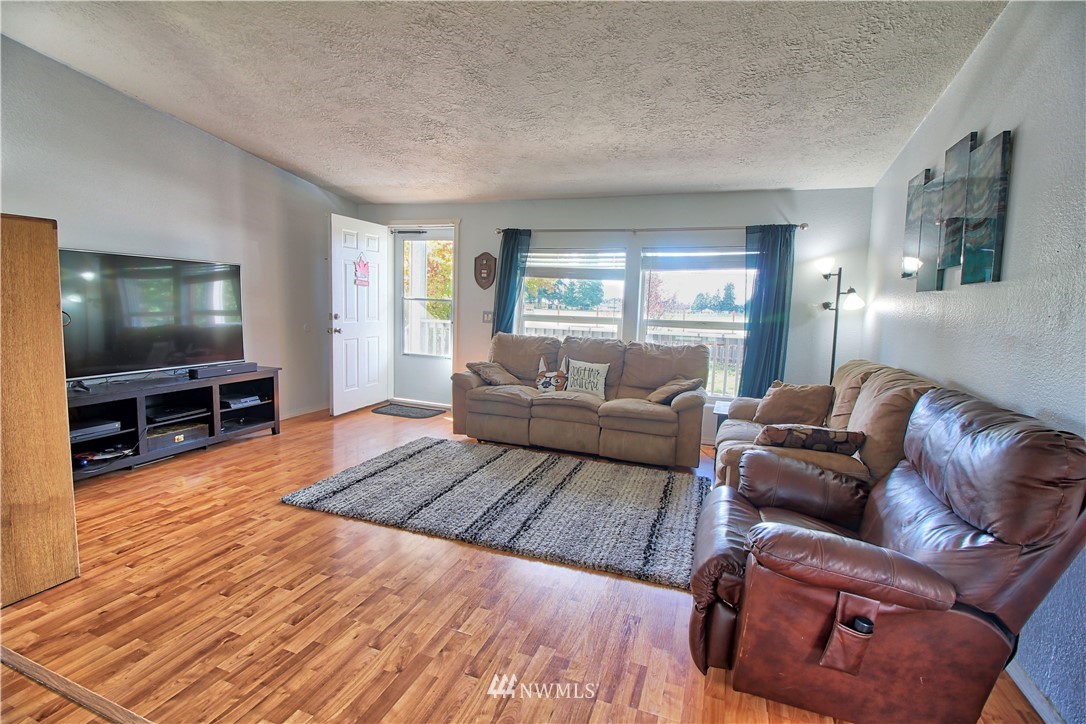 19310 Loganberry Street Southwest Rochester, WA 98579 - Photo 7 of 25