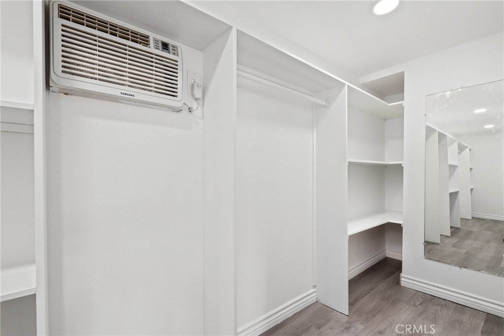 930 Emerald Street Anaheim, CA 92804 - Photo 11 of 21