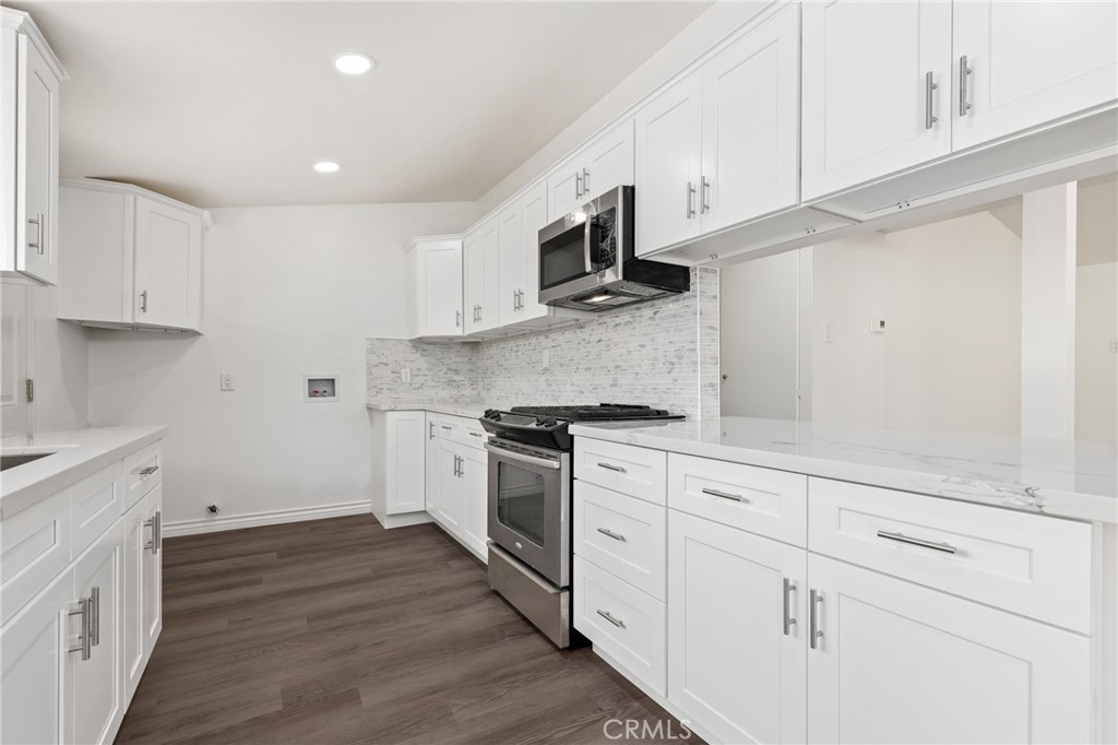 930 Emerald Street Anaheim, CA 92804 - Photo 6 of 21