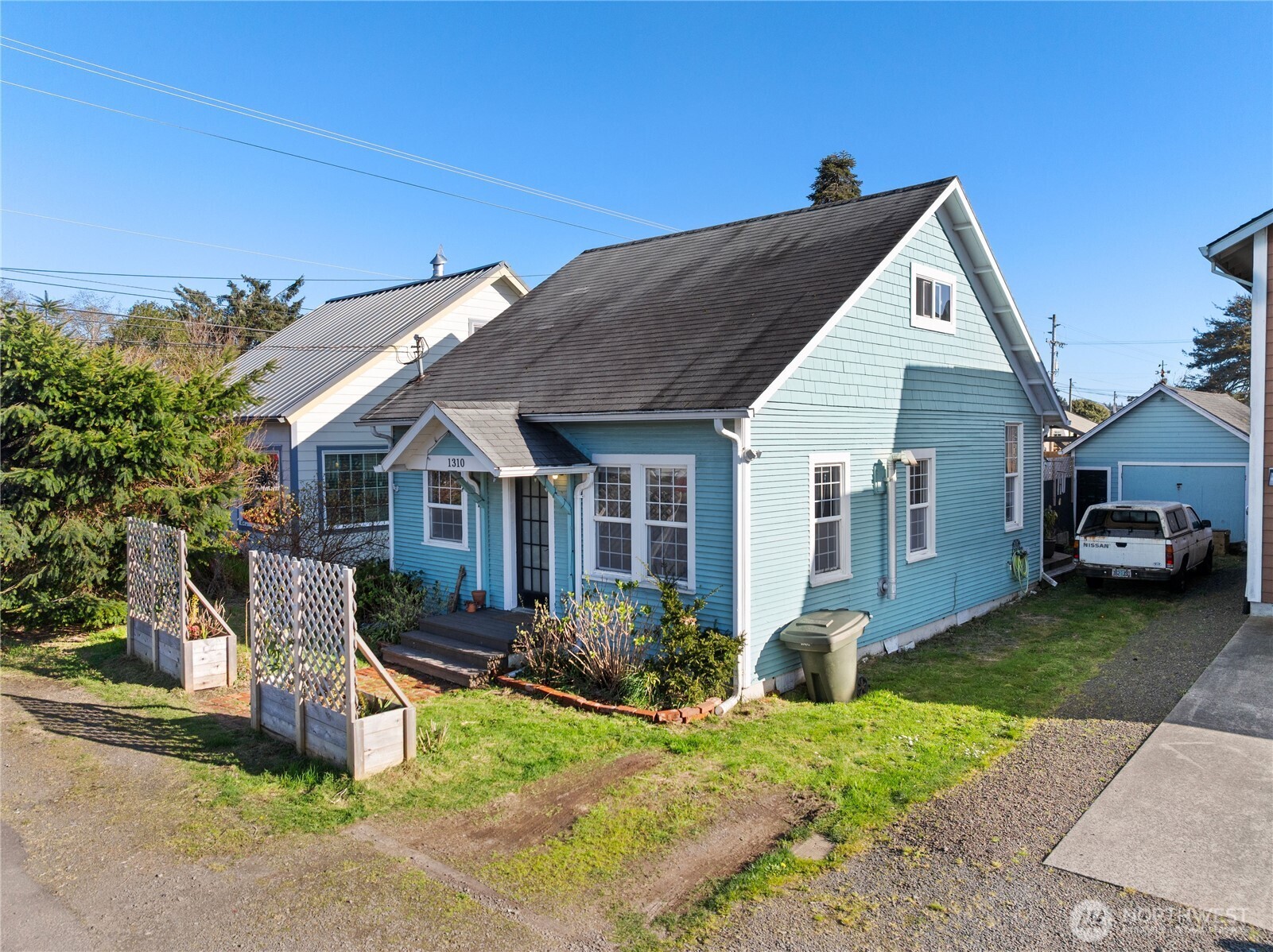 1310 44th Place Seaview, WA 98644 - Photo 2 of 35