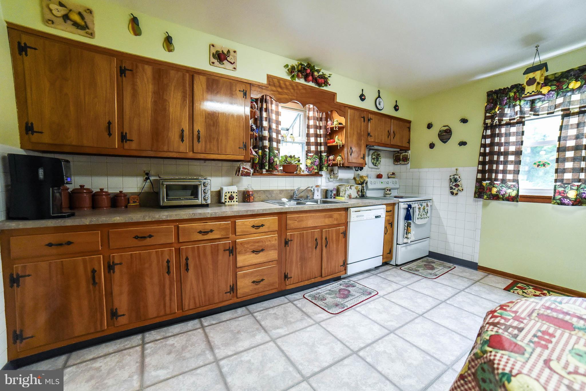 8505 Schultz Road Clinton, MD 20735 - Photo 6 of 18 Solid built cabinets